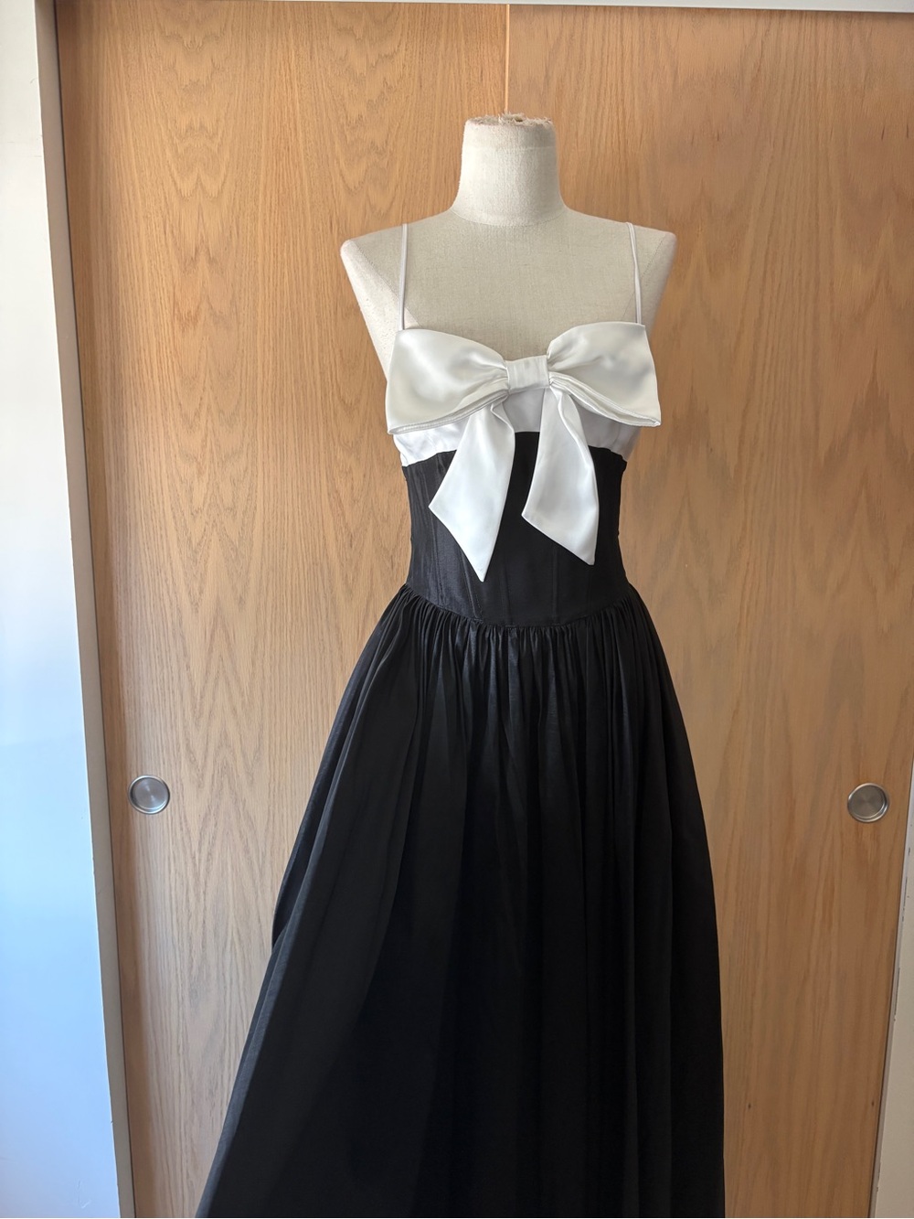 $298 New For Love And Lemons “Emalie” Taffeta Midi Dress in Black Sz Small - Picture 3 of 12